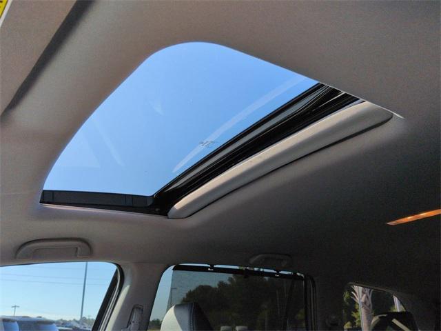 used 2022 Honda Pilot car, priced at $27,165