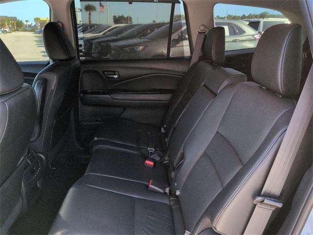used 2022 Honda Pilot car, priced at $27,165
