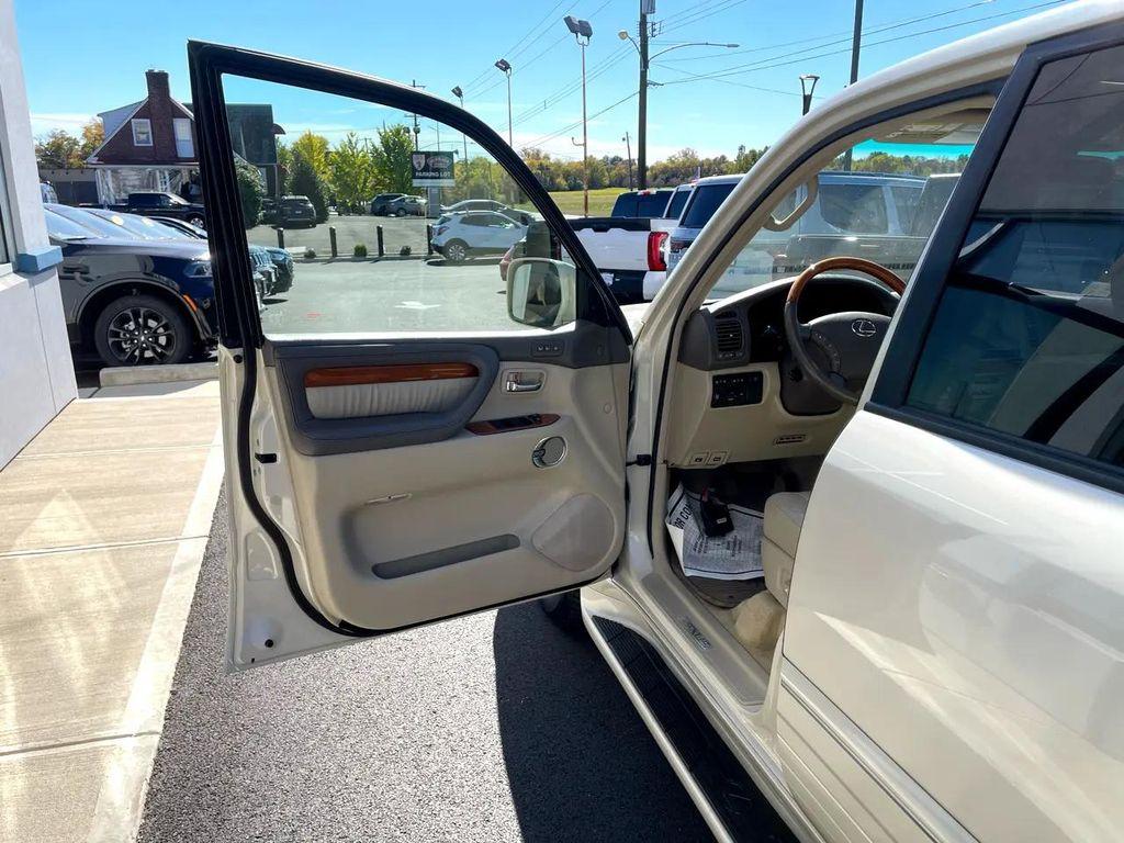 used 2007 Lexus LX 470 car, priced at $18,699