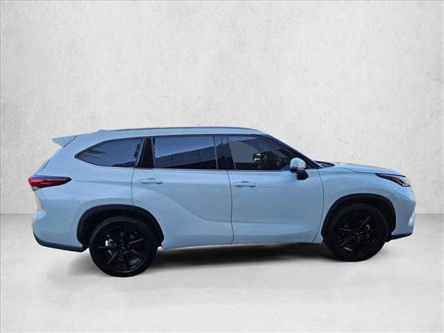 used 2020 Toyota Highlander car, priced at $28,791