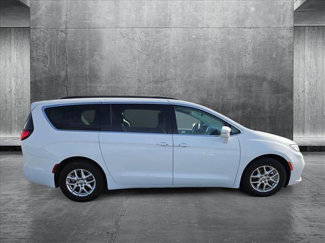 used 2018 Chrysler Pacifica Hybrid car, priced at $25,999