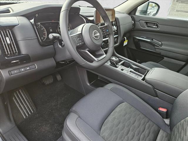 new 2025 Nissan Pathfinder car, priced at $32,590