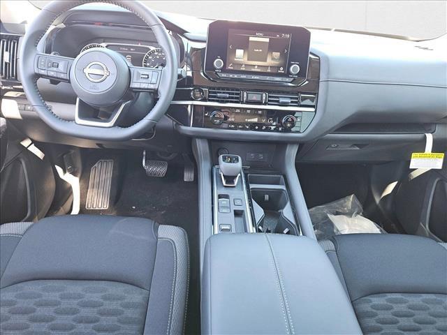 new 2025 Nissan Pathfinder car, priced at $36,880
