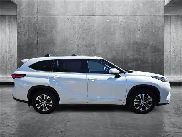 used 2022 Toyota Highlander Hybrid car, priced at $33,679