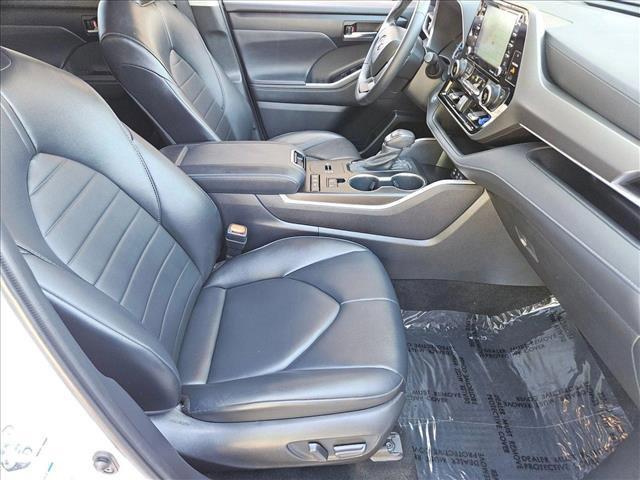 used 2022 Toyota Highlander Hybrid car, priced at $33,679