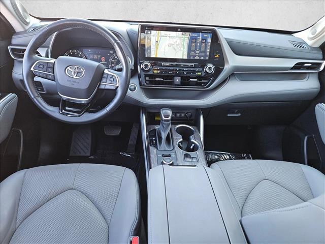 used 2021 Toyota Highlander car, priced at $34,389