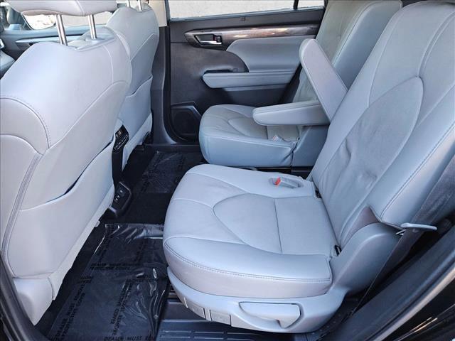 used 2021 Toyota Highlander car, priced at $34,389