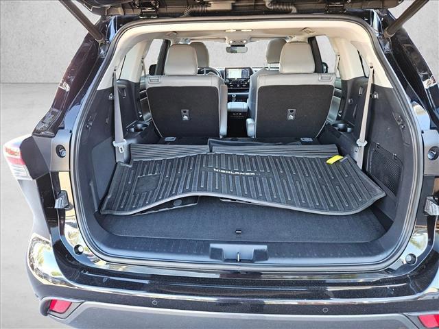 used 2021 Toyota Highlander car, priced at $34,389