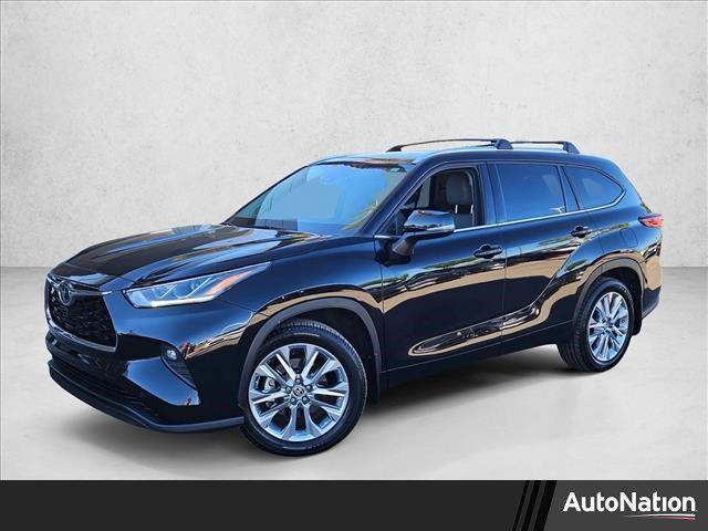 used 2021 Toyota Highlander car, priced at $34,389