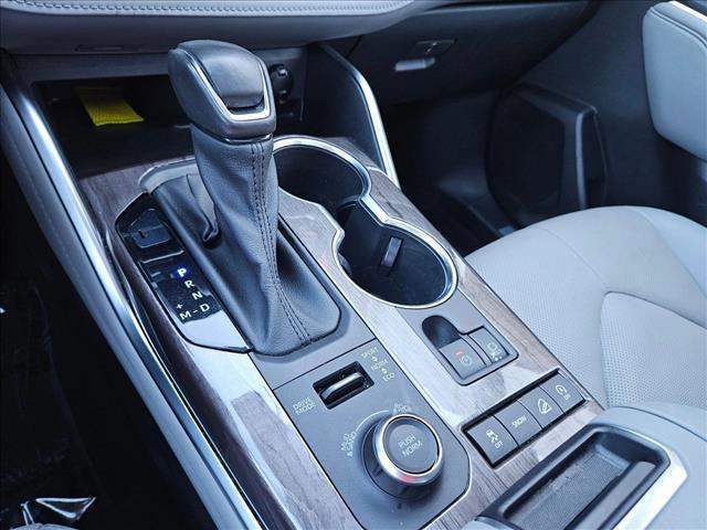 used 2021 Toyota Highlander car, priced at $34,389