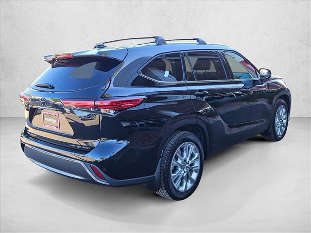used 2021 Toyota Highlander car, priced at $34,389
