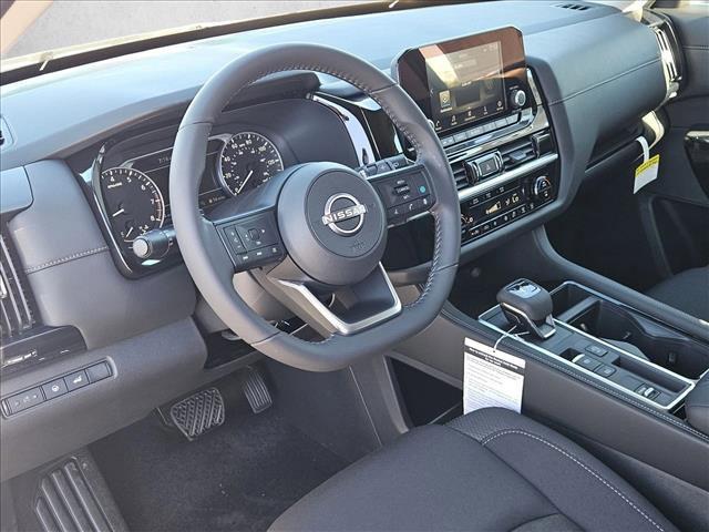 new 2025 Nissan Pathfinder car, priced at $32,790