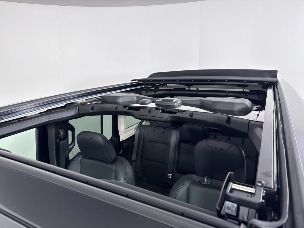 new 2025 Jeep Wrangler car, priced at $52,925