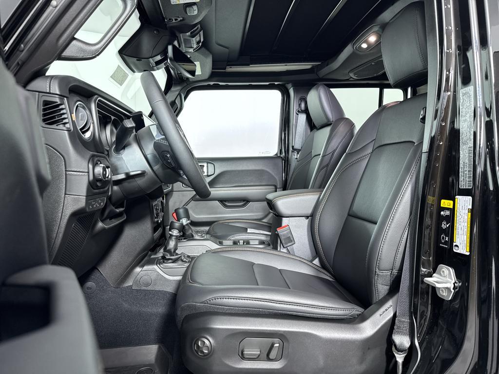 new 2025 Jeep Wrangler car, priced at $52,925