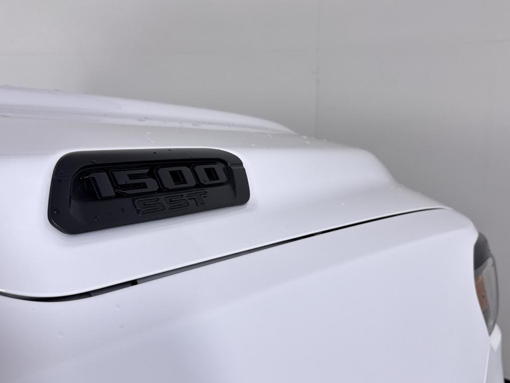 new 2025 Ram 1500 car, priced at $52,222