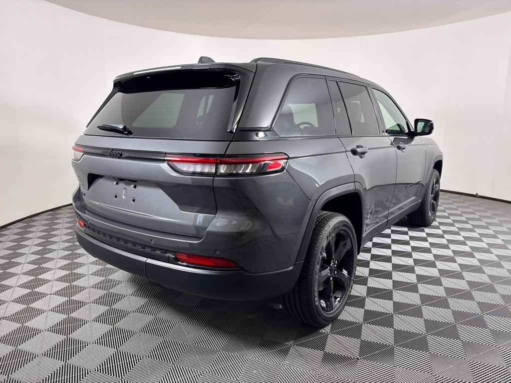new 2025 Jeep Grand Cherokee car, priced at $43,375