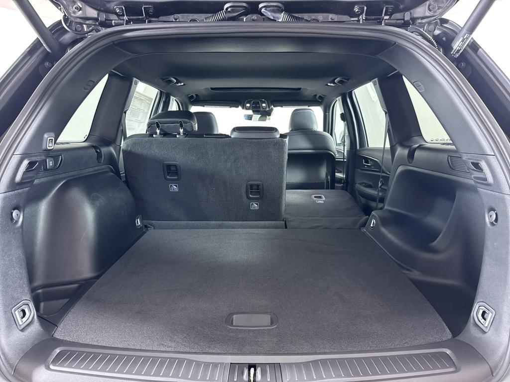 new 2025 Jeep Grand Cherokee car, priced at $43,375