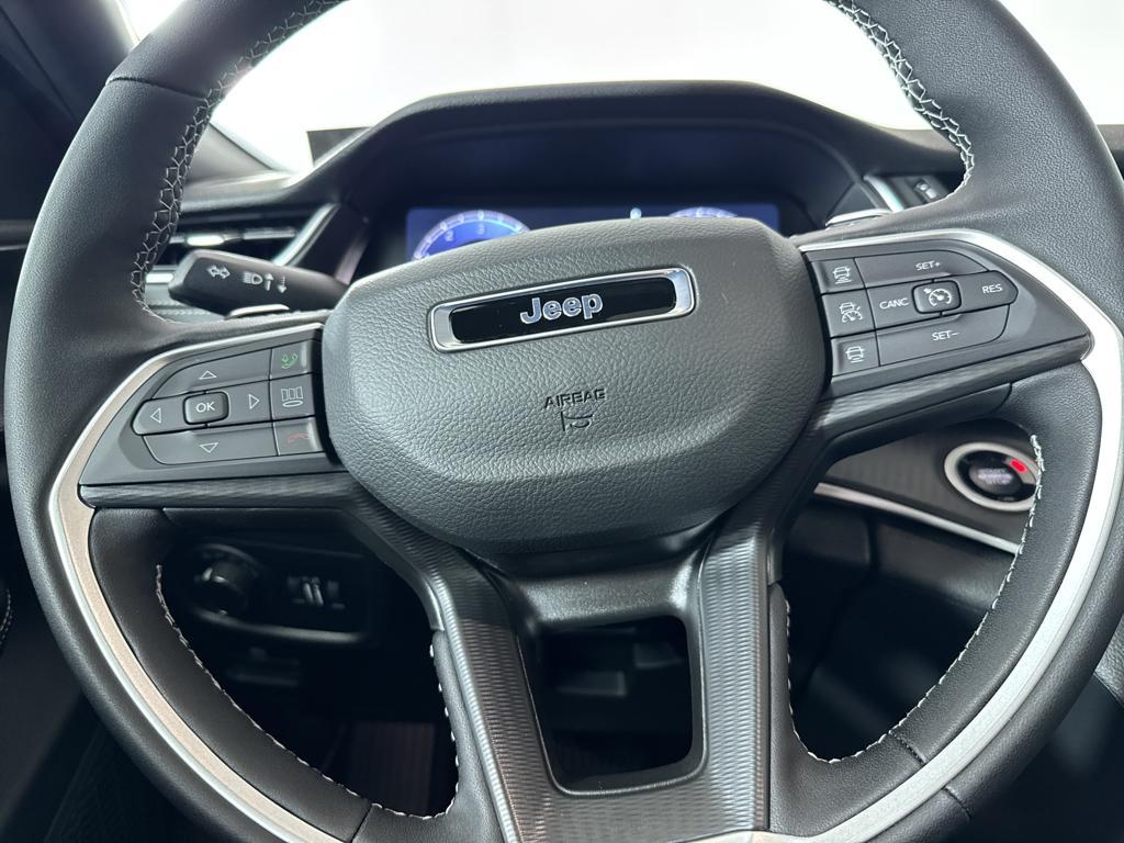 new 2025 Jeep Grand Cherokee car, priced at $43,375