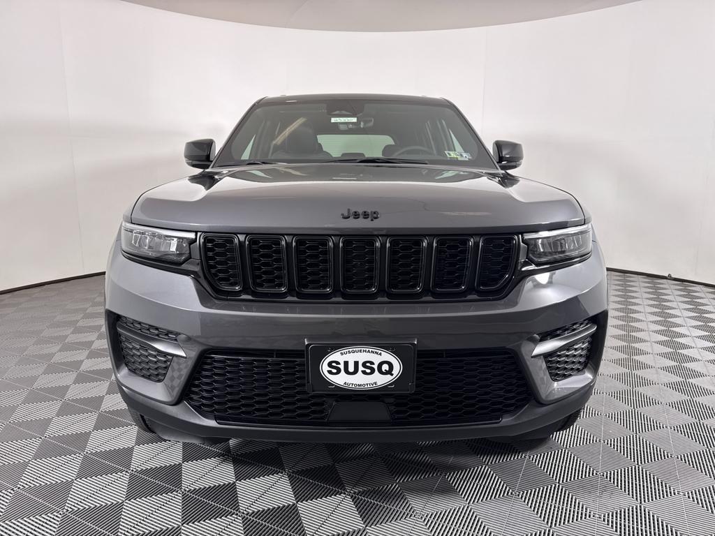 new 2025 Jeep Grand Cherokee car, priced at $43,375