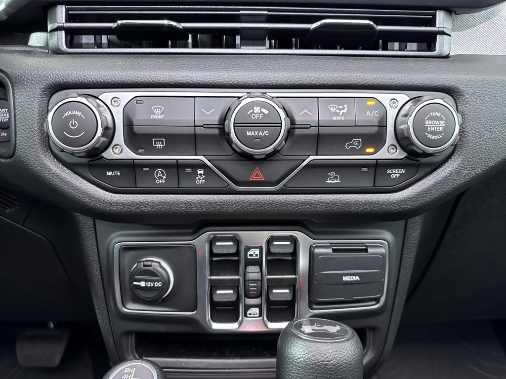 new 2025 Jeep Wrangler car, priced at $41,850