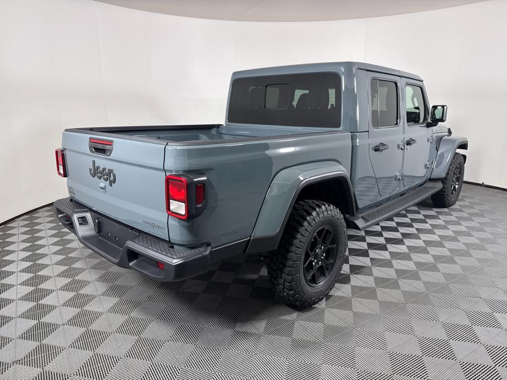 new 2025 Jeep Gladiator car, priced at $45,215