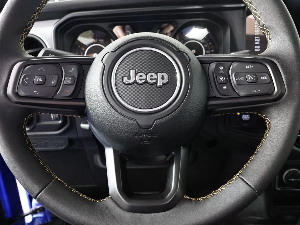 new 2024 Jeep Gladiator car, priced at $42,326