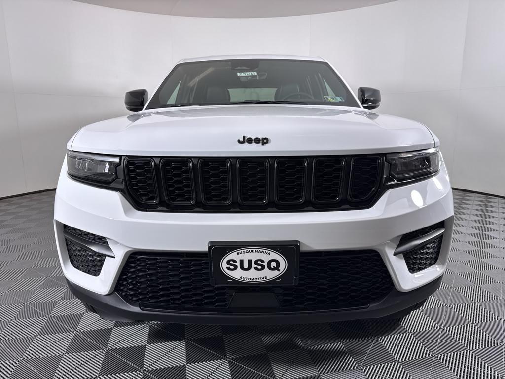 new 2025 Jeep Grand Cherokee car, priced at $41,135