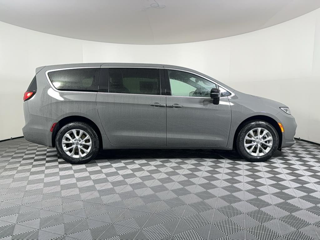 new 2025 Chrysler Pacifica car, priced at $43,530