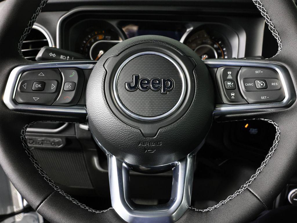 new 2025 Jeep Wrangler car, priced at $52,425