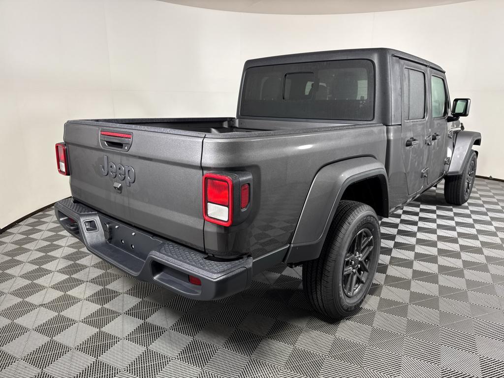 new 2025 Jeep Gladiator car, priced at $43,550