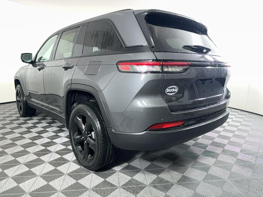 new 2025 Jeep Grand Cherokee car, priced at $45,675