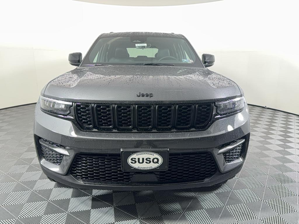 new 2025 Jeep Grand Cherokee car, priced at $45,675