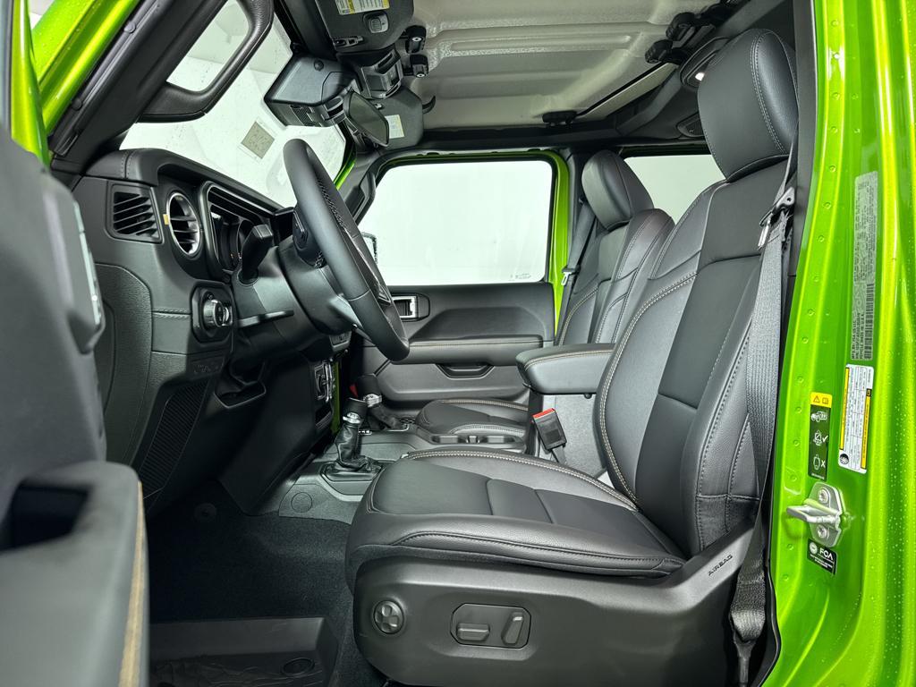 new 2025 Jeep Gladiator car, priced at $44,855