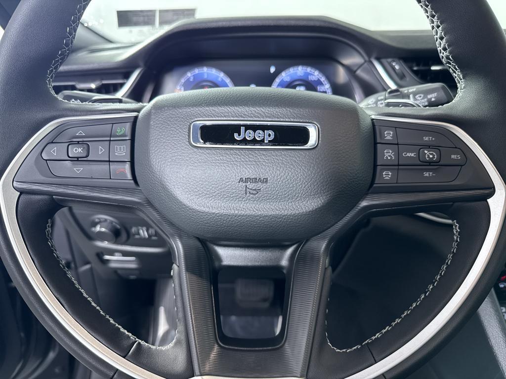 new 2025 Jeep Grand Cherokee car, priced at $41,730