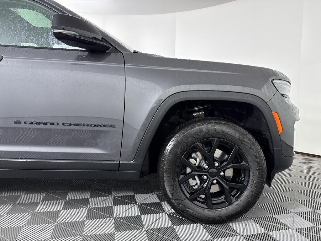 new 2025 Jeep Grand Cherokee car, priced at $41,730