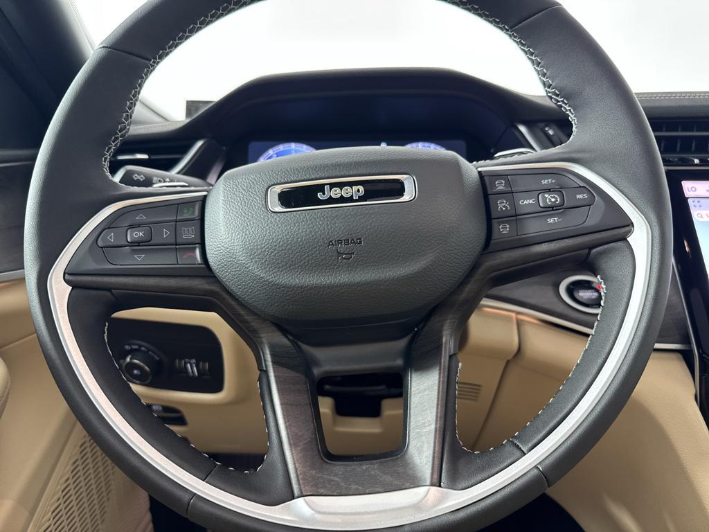 new 2025 Jeep Grand Cherokee car, priced at $44,415