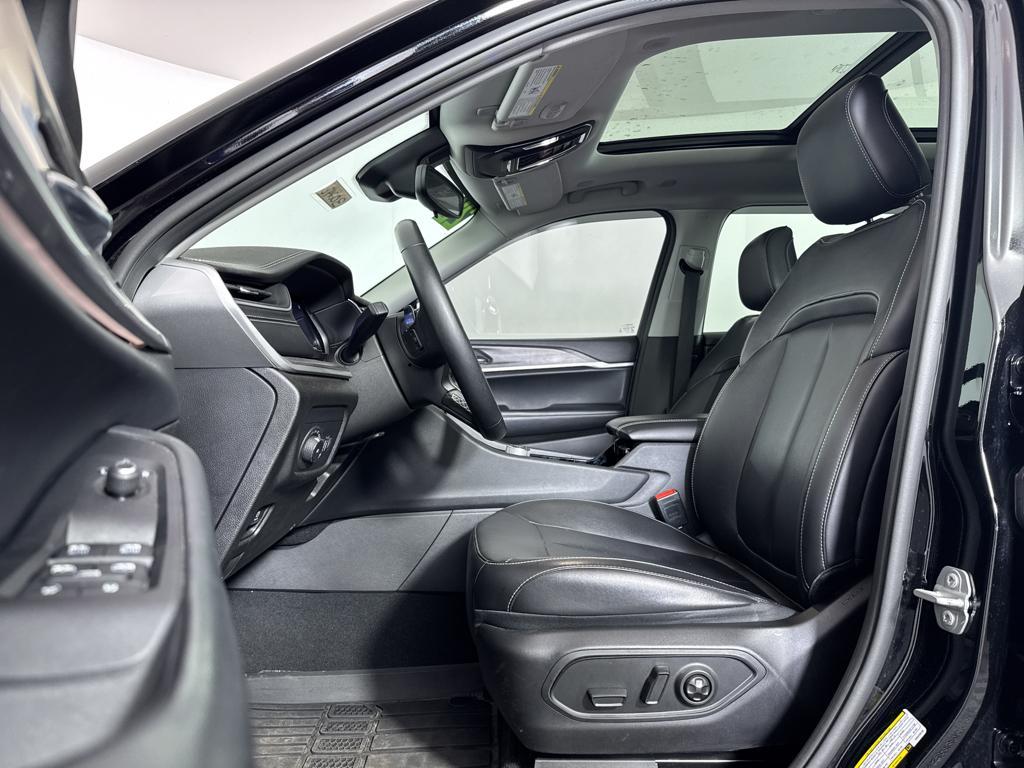 used 2022 Jeep Grand Cherokee L car, priced at $33,409