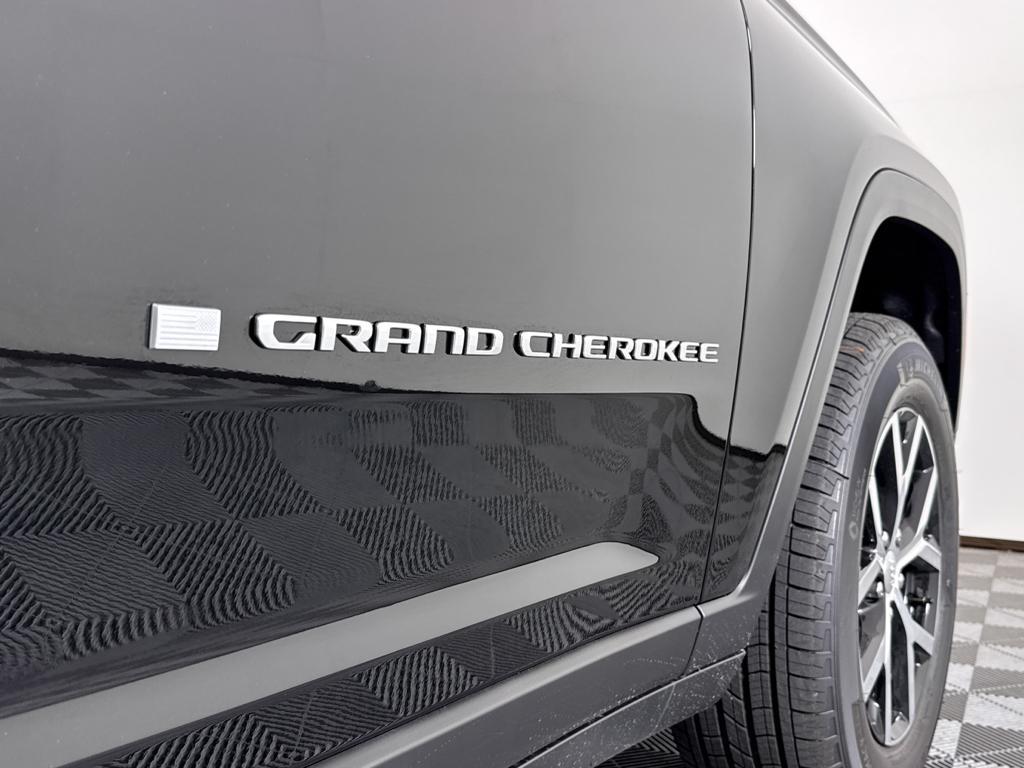 new 2025 Jeep Grand Cherokee L car, priced at $48,556
