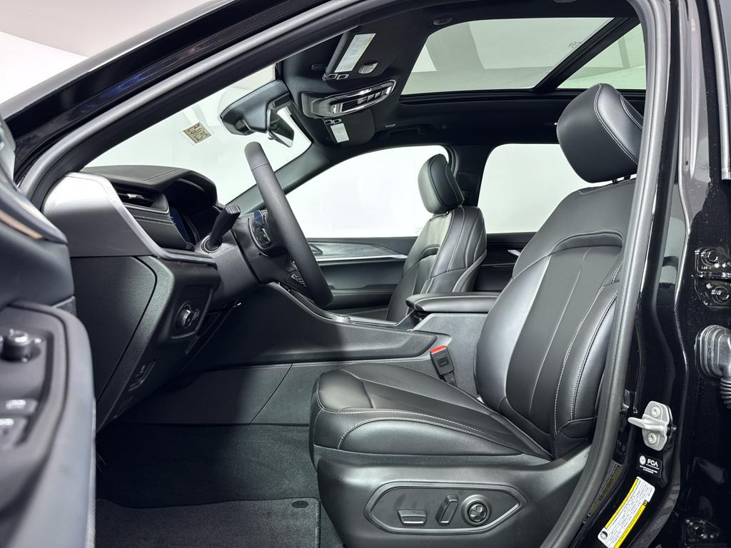 new 2025 Jeep Grand Cherokee L car, priced at $48,556