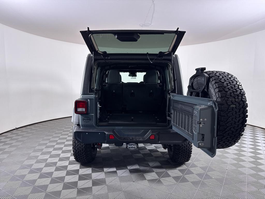 new 2025 Jeep Wrangler car, priced at $51,075
