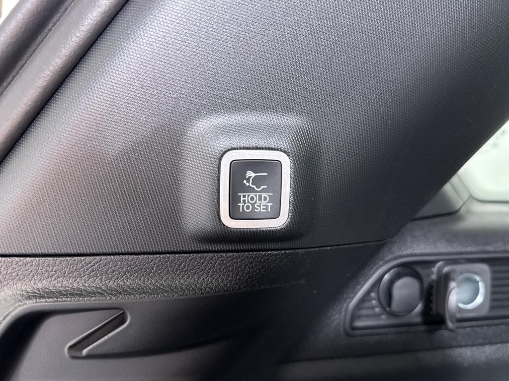 new 2025 Jeep Grand Cherokee car, priced at $43,913