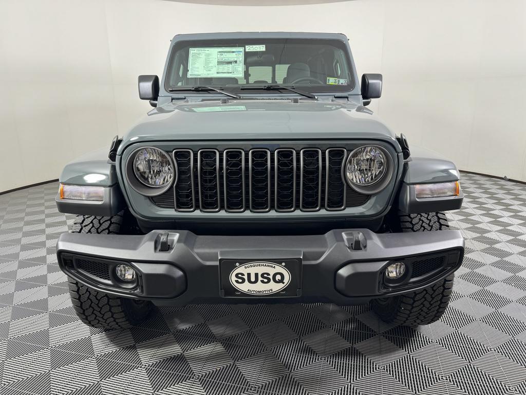 new 2025 Jeep Gladiator car, priced at $42,940