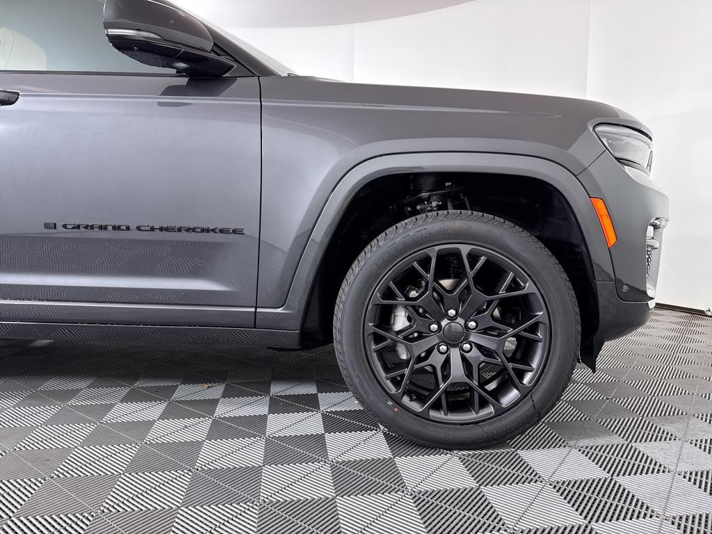 new 2025 Jeep Grand Cherokee car, priced at $62,655