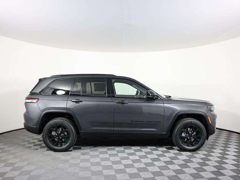 new 2024 Jeep Grand Cherokee car, priced at $42,030