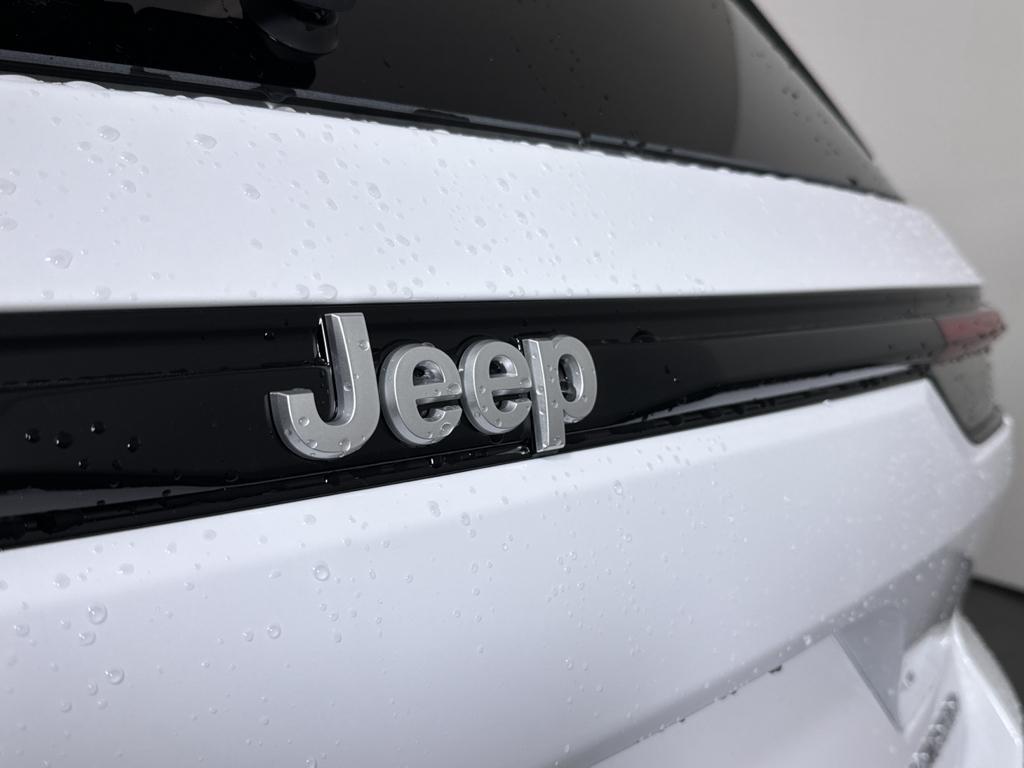 new 2025 Jeep Grand Cherokee car, priced at $40,811