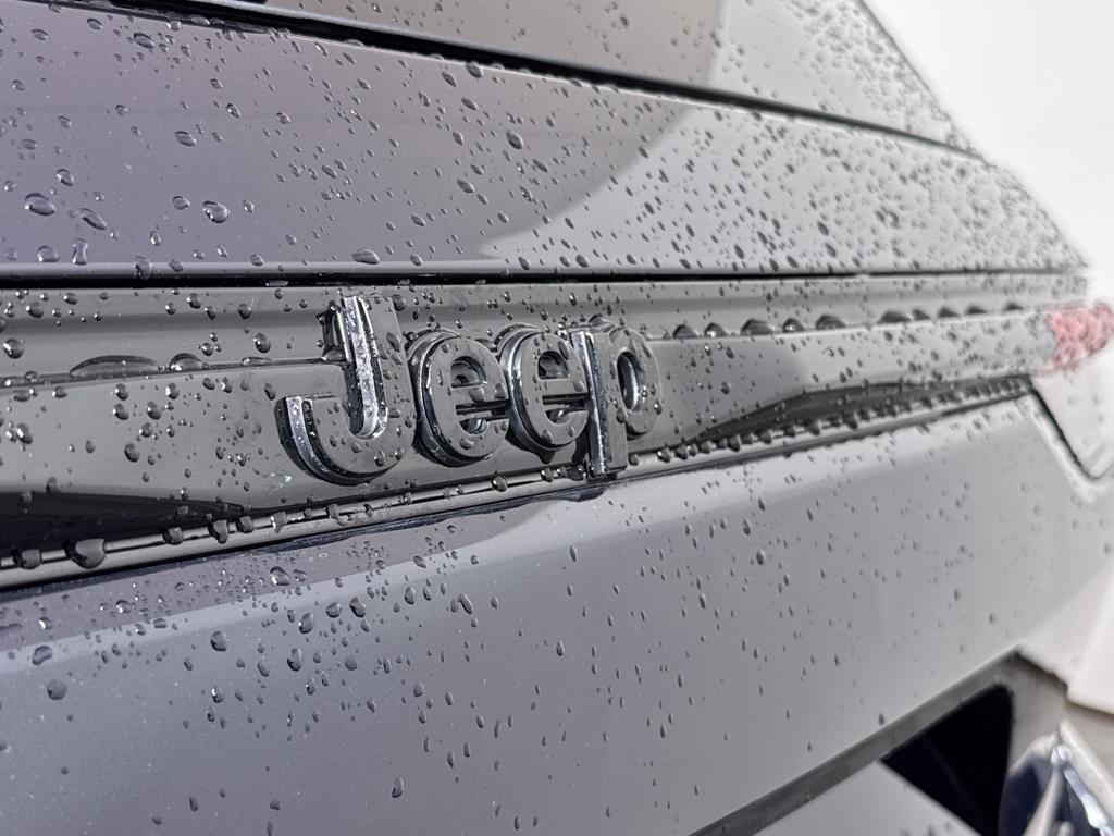 used 2024 Jeep Grand Cherokee car, priced at $39,388