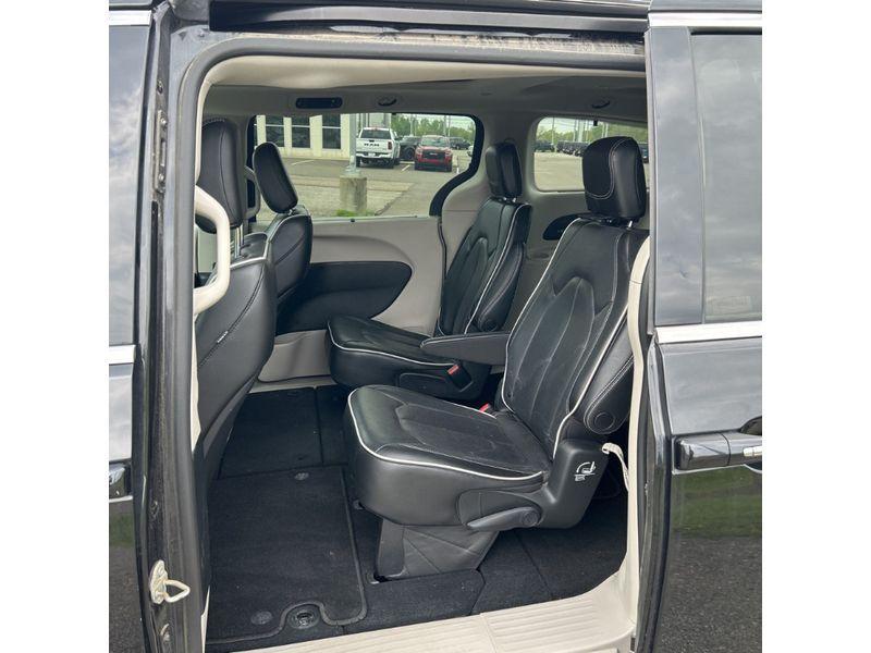 used 2023 Chrysler Pacifica car, priced at $39,205