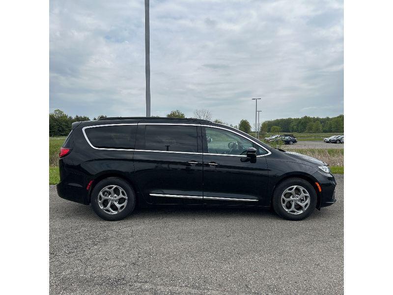used 2023 Chrysler Pacifica car, priced at $39,205