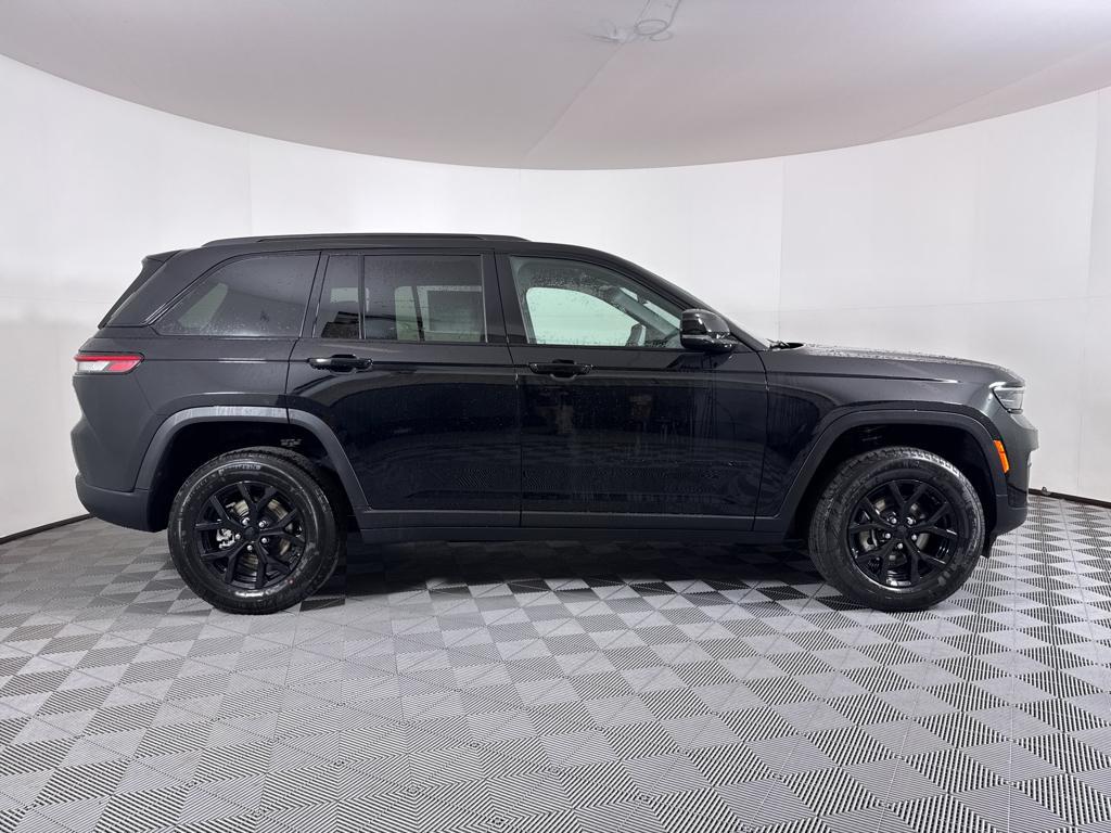 new 2025 Jeep Grand Cherokee car, priced at $41,730