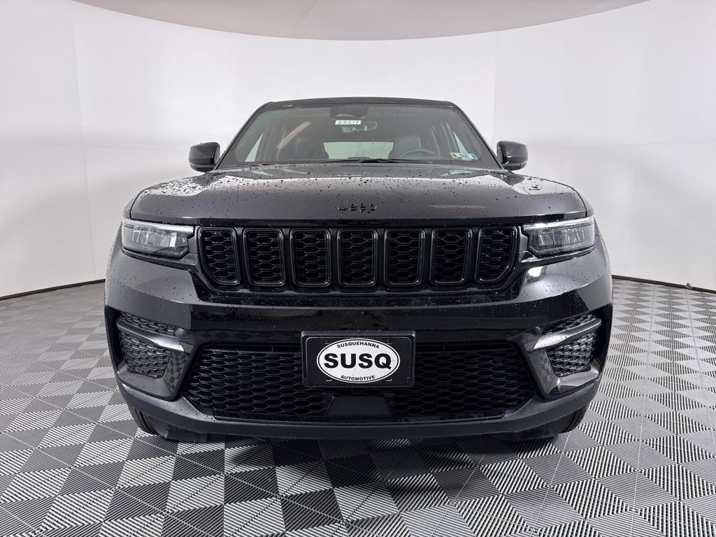 new 2025 Jeep Grand Cherokee car, priced at $41,730